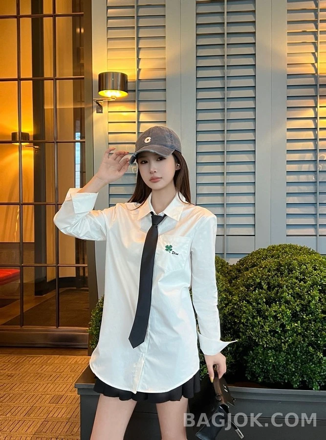 디올 디올 클로버 자수 긴팔 티셔츠 상세 이미지