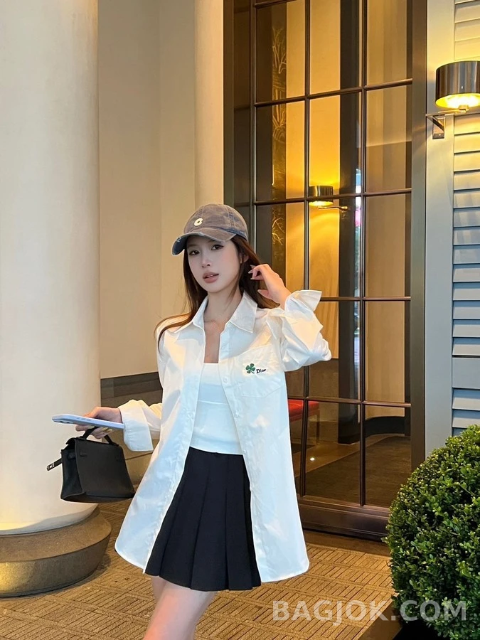 디올 디올 클로버 자수 긴팔 티셔츠 상세 이미지