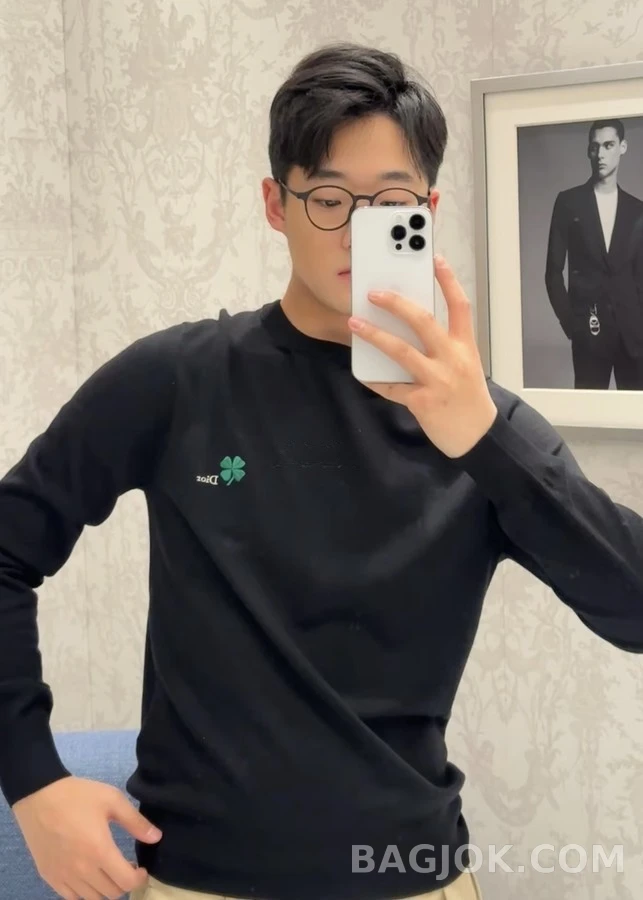 디올 디올 클로버 자수 니트 상세 이미지