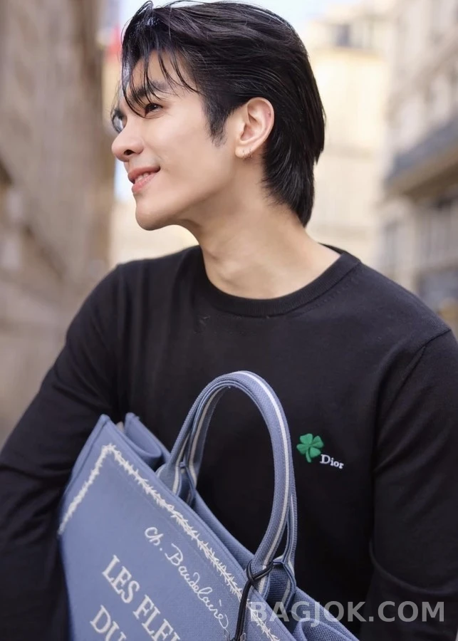 디올 디올 클로버 자수 니트 상세 이미지