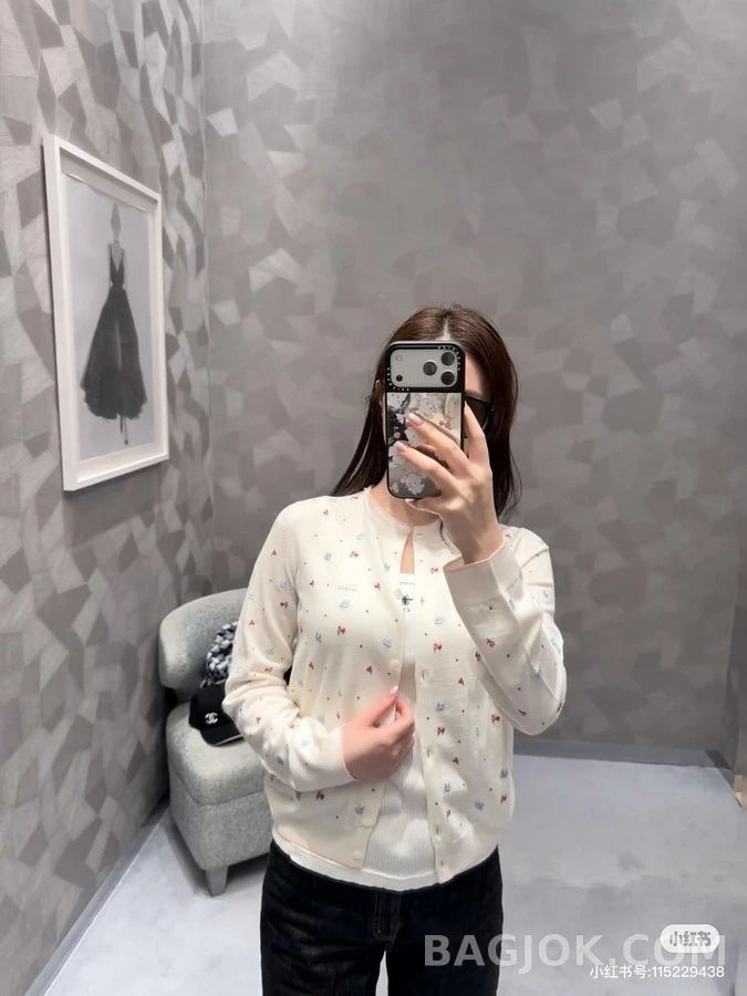 디올 디올 플라워 자수 라운드넥 가디건 상세 이미지