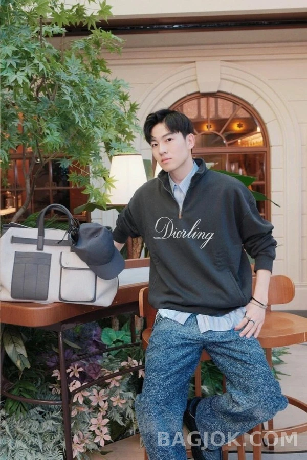 디올 디올 ling 레터링 하프집업 맨투맨 상세 이미지