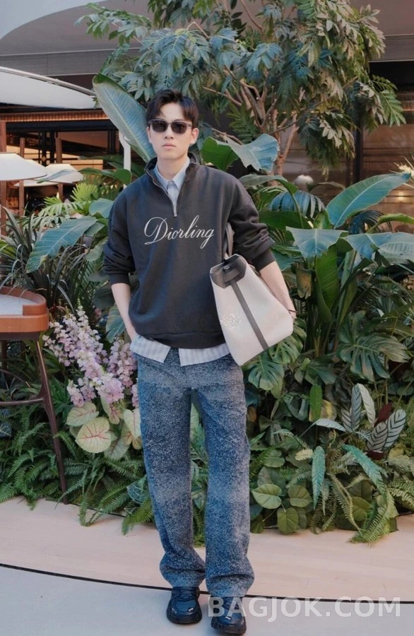 디올 디올 ling 레터링 하프집업 맨투맨 상세 이미지