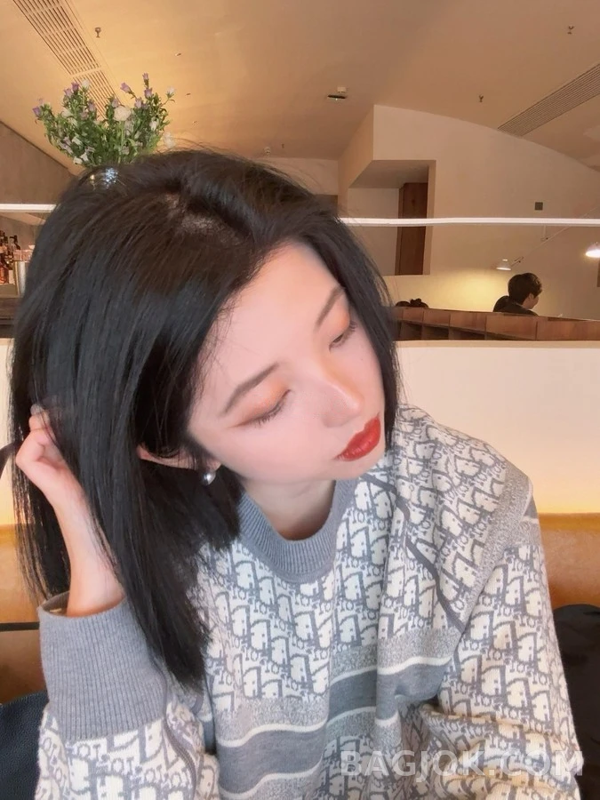 디올 디올 Oblique 로고 라운드넥 니트 상세 이미지