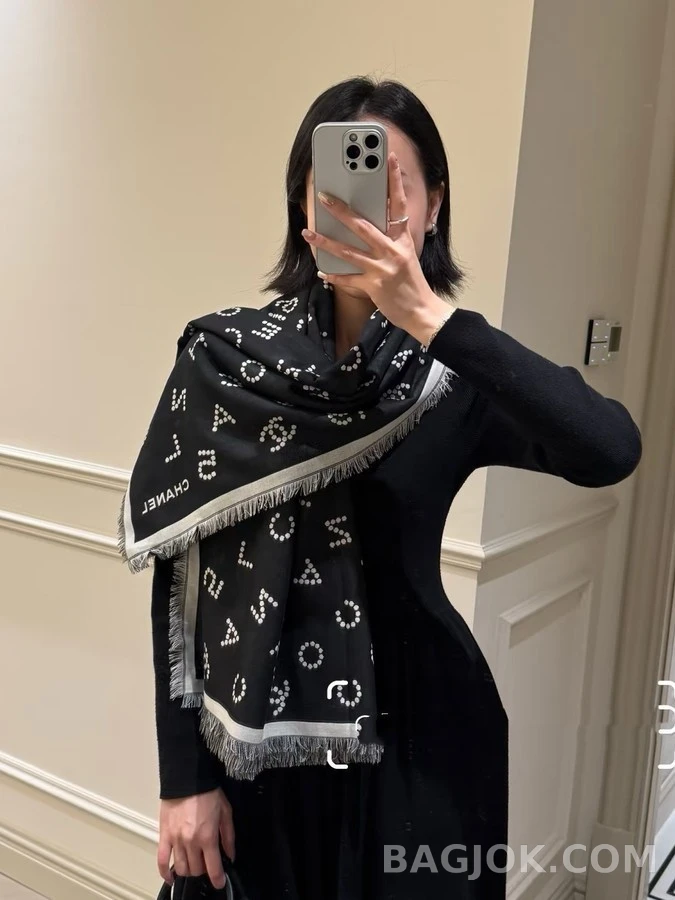 샤넬 샤넬 레터링 로고 스카프 상세 이미지