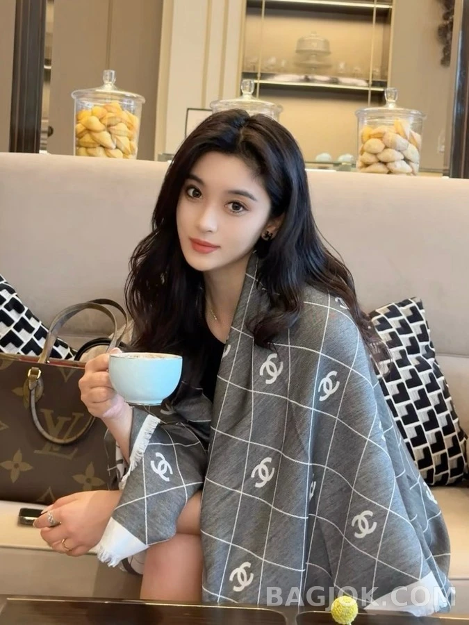 샤넬 샤넬 로고 양면 숄 상세 이미지