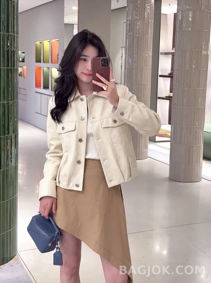 로에베 로에베 레트로 플리츠 크롭 자켓 상세 이미지