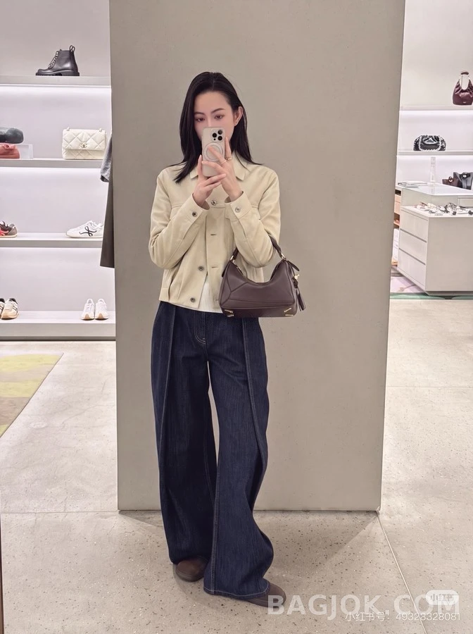 로에베 로에베 레트로 플리츠 크롭 자켓 상세 이미지