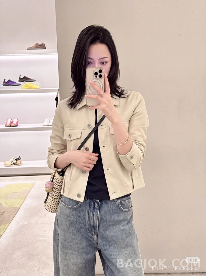 로에베 로에베 레트로 플리츠 크롭 자켓 상세 이미지