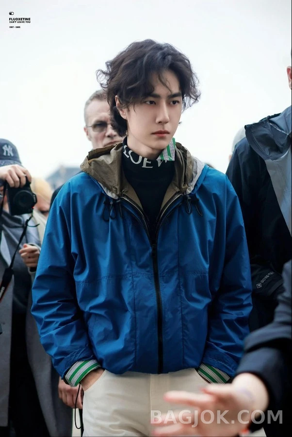 로에베 로에베 로고 레터링 터틀넥 상세 이미지