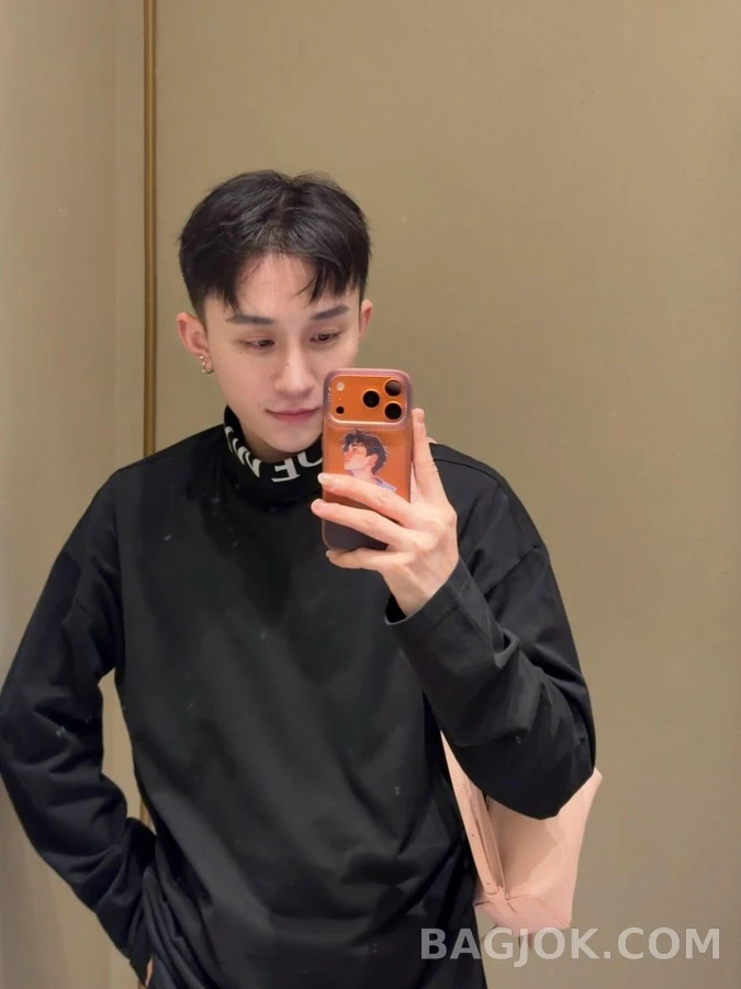 로에베 로에베 로고 레터링 터틀넥 상세 이미지