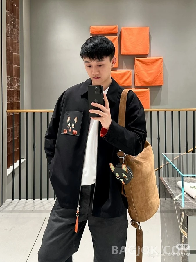 로에베 로에베 루이 웨인 고양이 패치 지퍼 자켓 상세 이미지