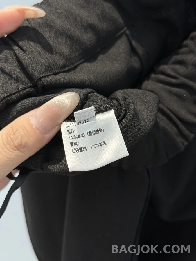 로에베 로에베 배색 로고 밴딩 플리츠 와이드 팬츠 상세 이미지