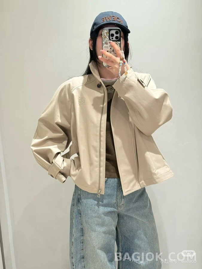 로에베 로에베 베이지 가죽 트리밍 케이프 쇼트 트렌치 상세 이미지