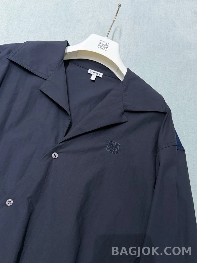 로에베 로에베 비대칭 대각선 플래킷 셔츠 상세 이미지