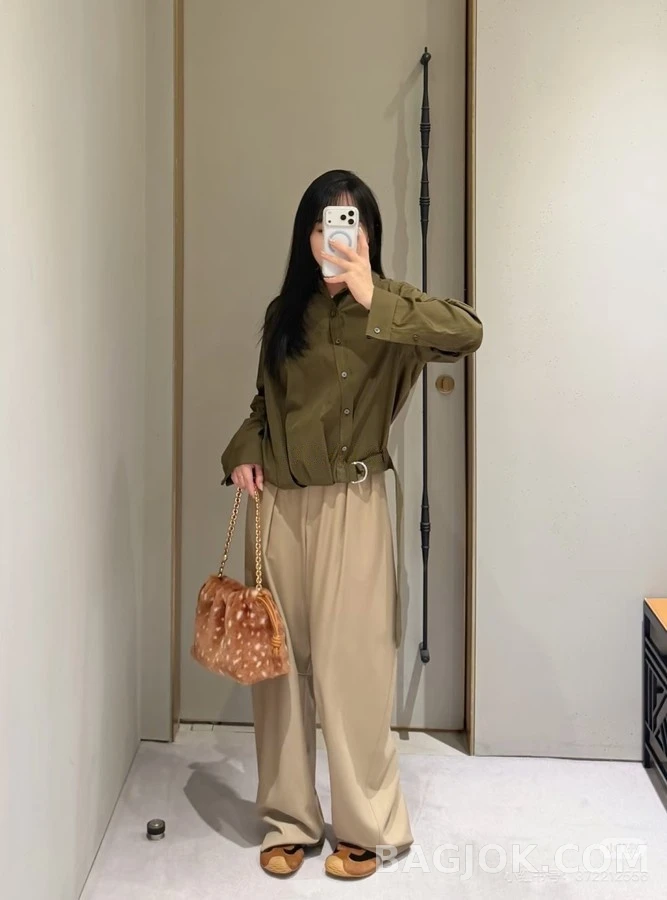 로에베 로에베 비대칭 벨티드 셔츠 상세 이미지