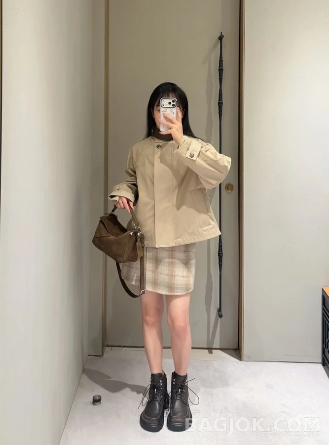 로에베 로에베 아나그램 가죽 칼라 숏 자켓 상세 이미지