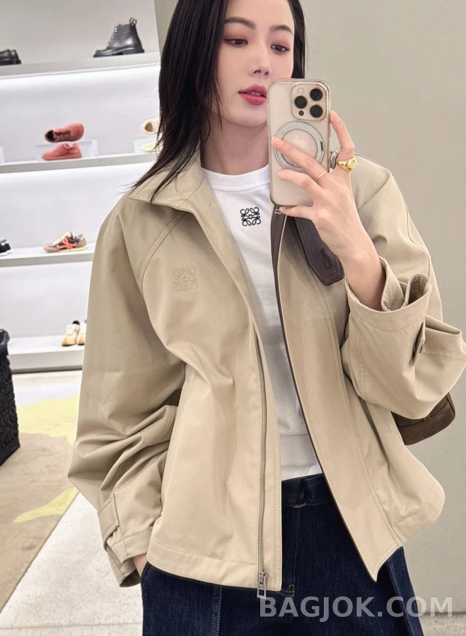 로에베 로에베 아나그램 로고 쇼트 트렌치 자켓 상세 이미지