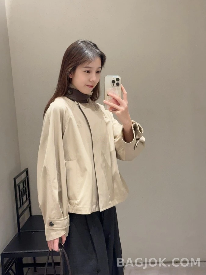 로에베 로에베 아나그램 로고 쇼트 트렌치 자켓 상세 이미지