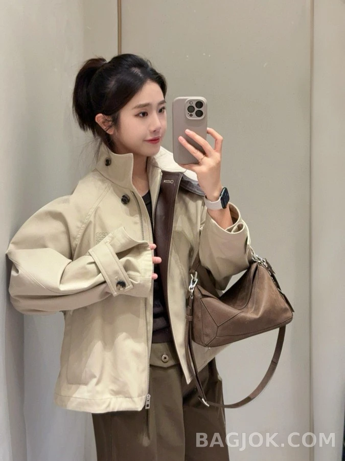 로에베 로에베 아나그램 로고 쇼트 트렌치 자켓 상세 이미지