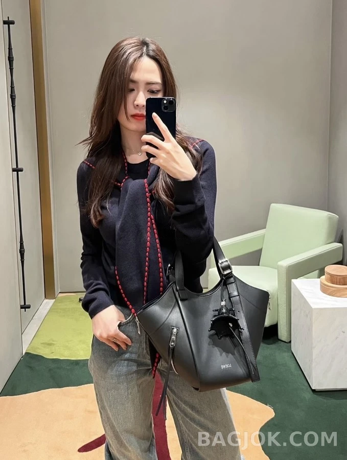 로에베 로에베 아나그램 로고 해군풍 니트 상세 이미지