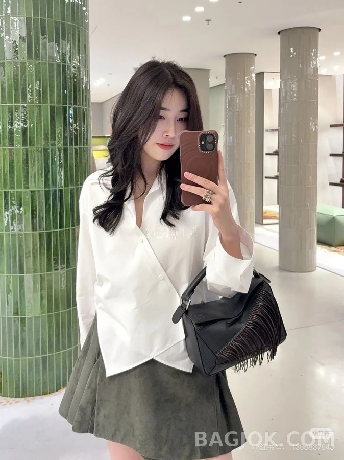 로에베 로에베 아나그램 자수 사선 버튼 셔츠 상세 이미지