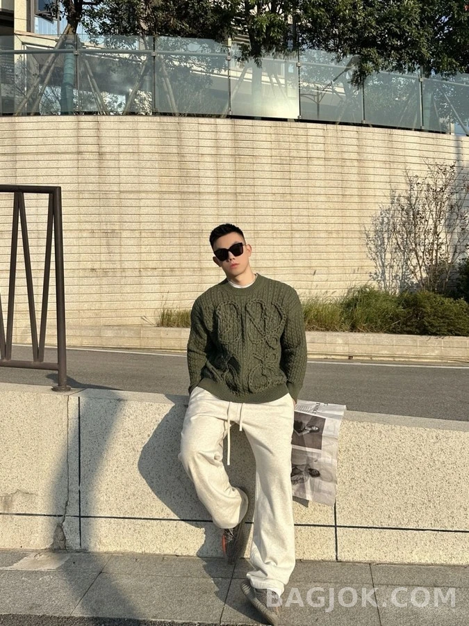 로에베 로에베 아나그램 케이블 니트 스웨터 상세 이미지