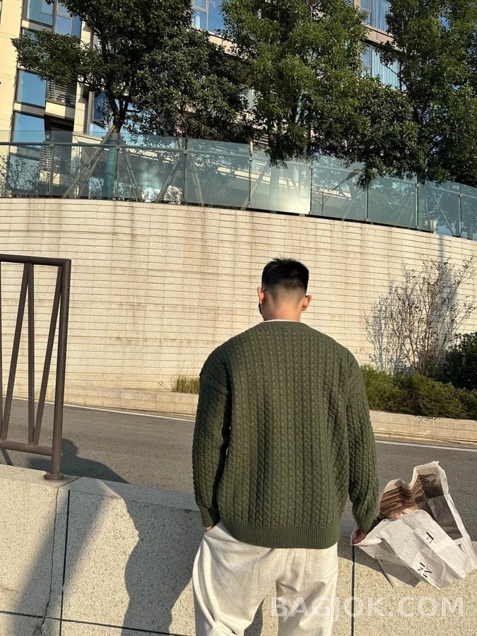 로에베 로에베 아나그램 케이블 니트 스웨터 상세 이미지