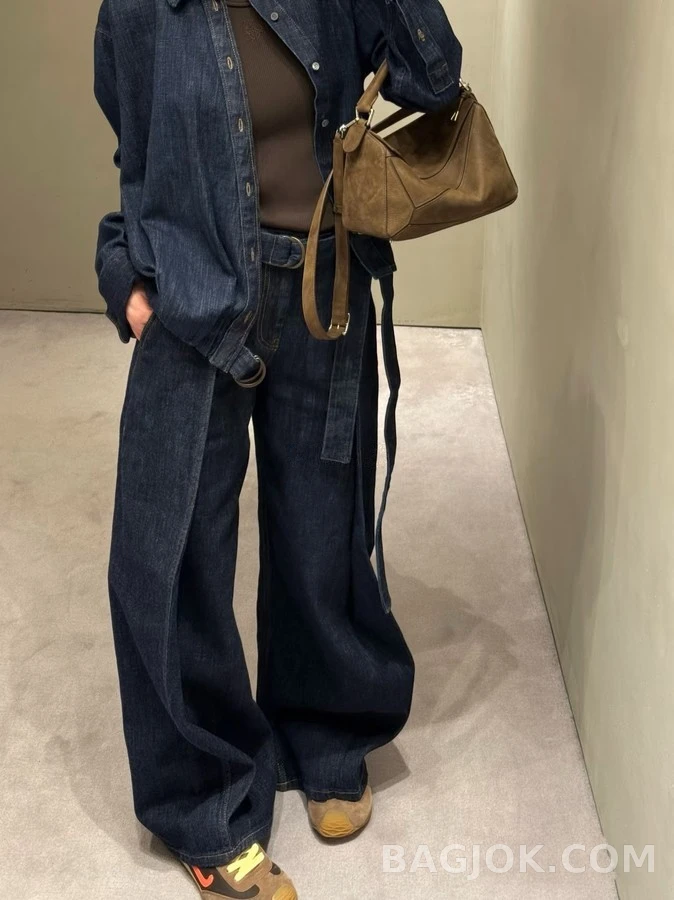 로에베 로에베 에어리 플리츠 벨트 와이드 데님 팬츠 상세 이미지