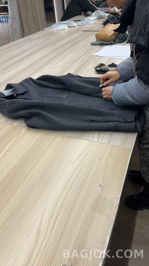 로에베 로에베 울 캐시미어 레더 포켓 셔츠 자켓 상세 이미지