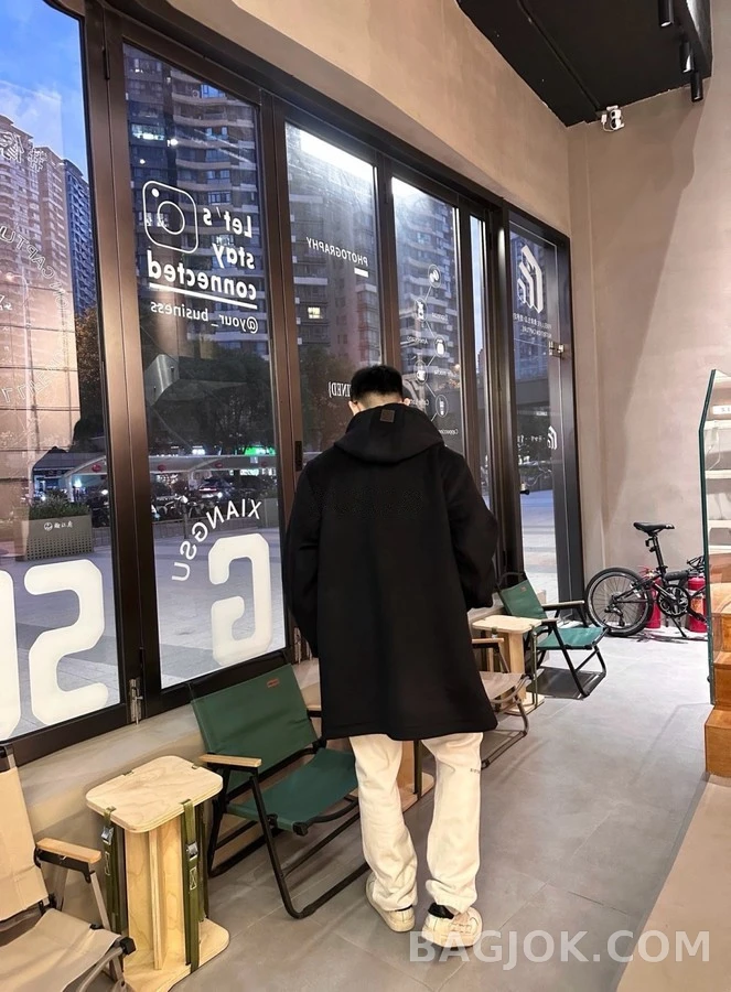 로에베 로에베 울 코튼 혼방 중기장 후드 집업 상세 이미지