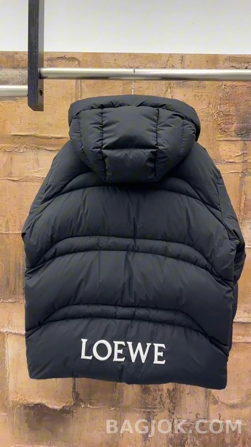 로에베 로에베 자수 패딩 상세 이미지