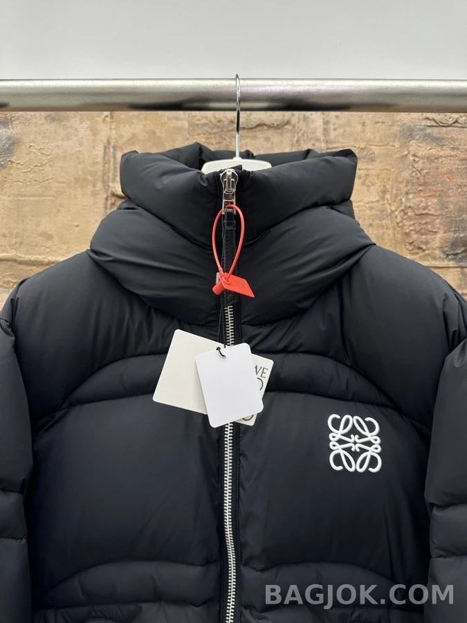 로에베 로에베 자수 패딩 상세 이미지