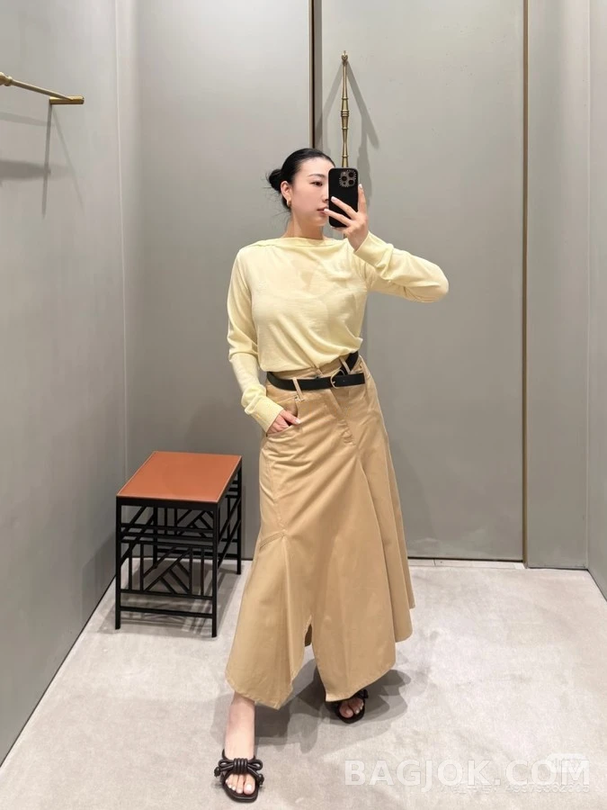 로에베 로에베 크로스오버 불규칙 헴라인 스커트 상세 이미지