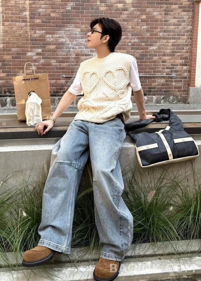 로에베 로에베 클래식 워싱 와이드 데님 팬츠 상세 이미지