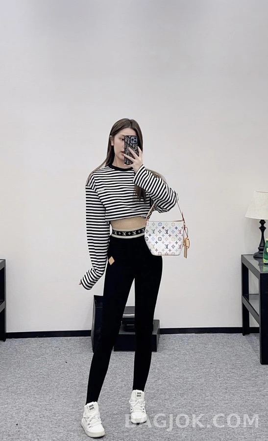루이비통 루이비통 가디건 하이웨스트 레깅스 상세 이미지