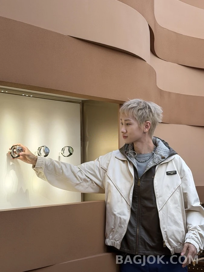 루이비통 루이비통 가죽 로고 트랙 자켓 상세 이미지