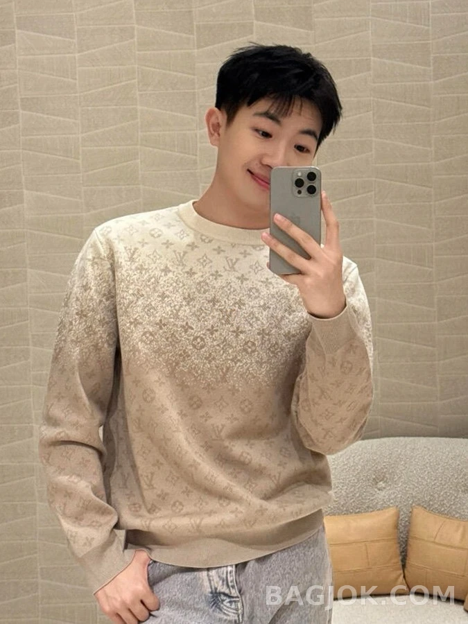 루이비통 루이비통 그라데이션 모노그램 니트 스웨터 상세 이미지
