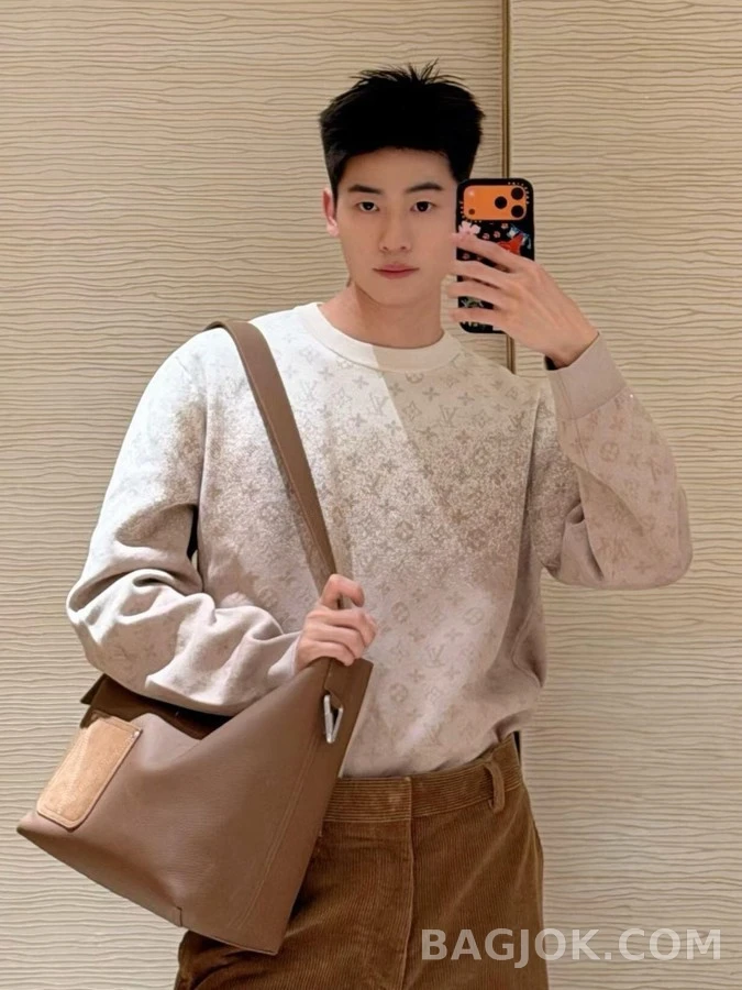 루이비통 루이비통 그라데이션 모노그램 니트 스웨터 상세 이미지