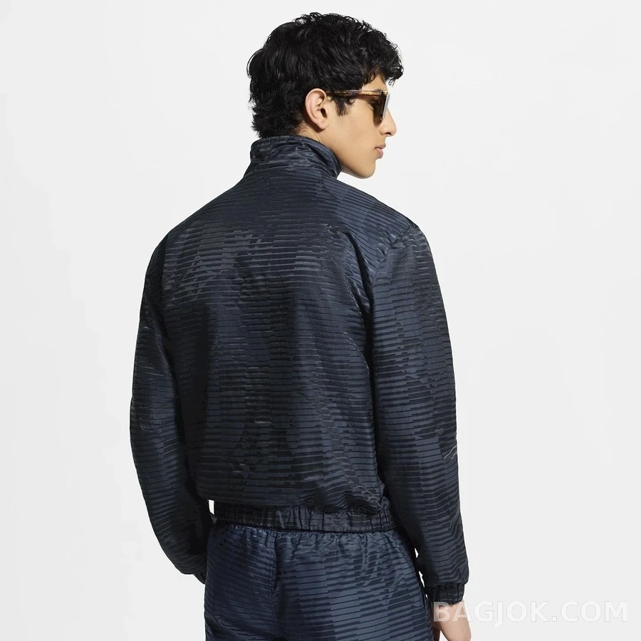 루이비통 루이비통 다이내믹 모노그램 자카드 방풍 자켓 상세 이미지