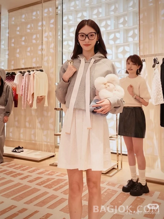 루이비통 루이비통 드로스트링 후드티 상세 이미지