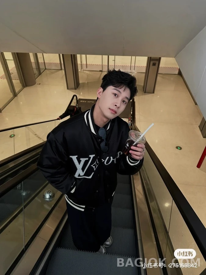 루이비통 루이비통 라버스 라인스톤 패치 패딩 상세 이미지