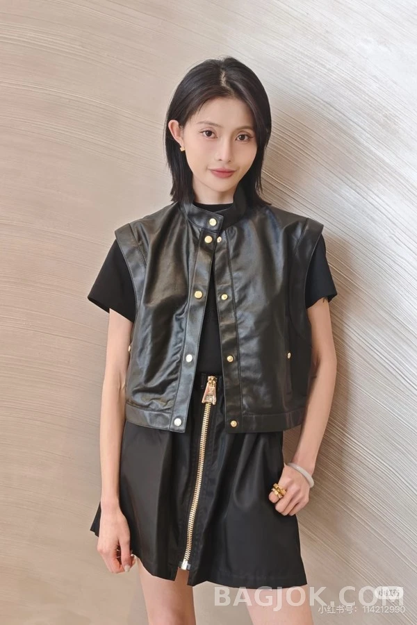 루이비통 루이비통 레더 크롭 베스트 상세 이미지