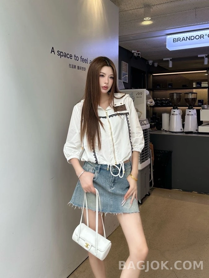 루이비통 루이비통 레이스 라벨 후드 바람막이 상세 이미지