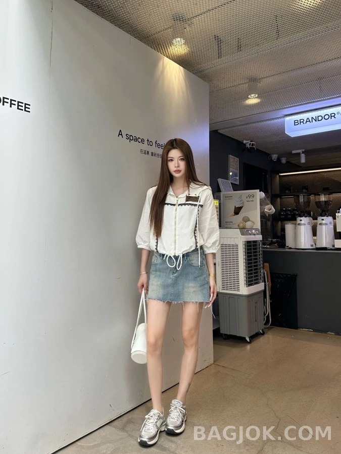 루이비통 루이비통 레이스 라벨 후드 바람막이 상세 이미지