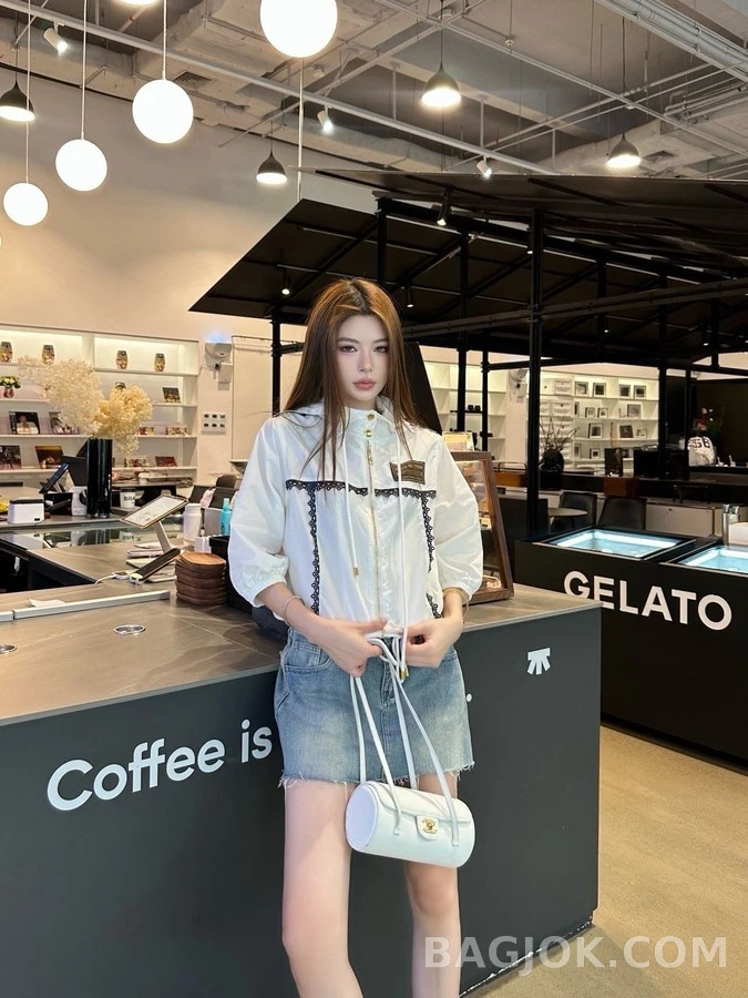 루이비통 루이비통 레이스 라벨 후드 바람막이 상세 이미지