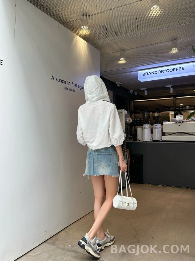 루이비통 루이비통 레이스 라벨 후드 바람막이 상세 이미지