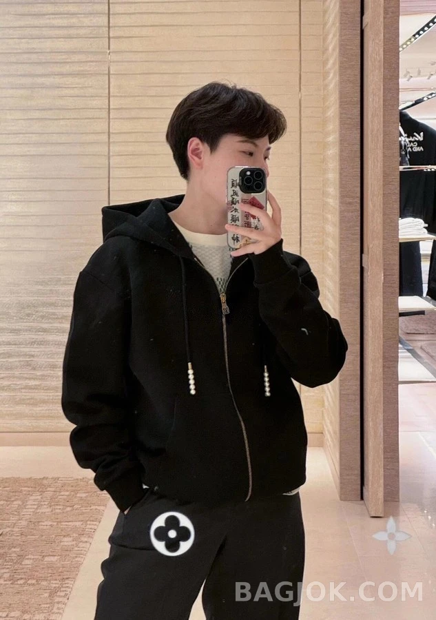 루이비통 루이비통 레터 자수 진주 드로스트링 집업 후드 상세 이미지