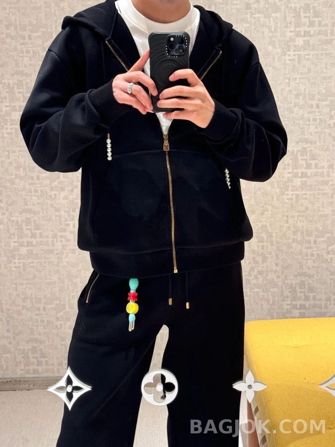 루이비통 루이비통 레터 자수 진주 드로스트링 집업 후드 상세 이미지