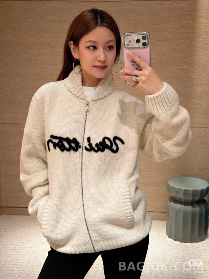 루이비통 루이비통 레터링 숄카라 가디건 상세 이미지